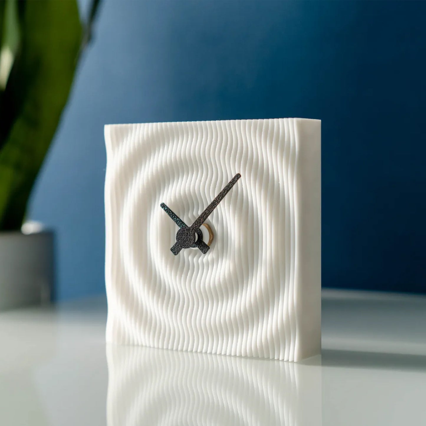 Ripple Table Watch